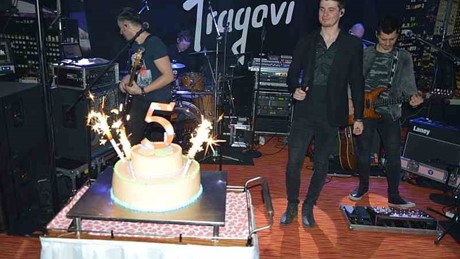 Tragovi 9